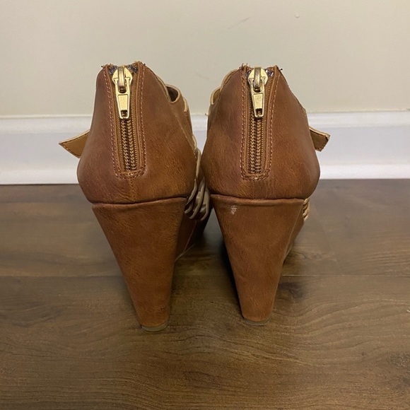 Steve Madden Brown Wedges Size 7.5 - Picture 3 of 4